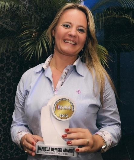 Dra. Daniela Demski Adário