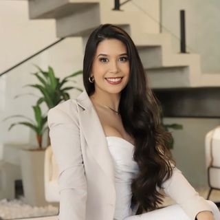 Dra. Isla Barbosa Leite Lima