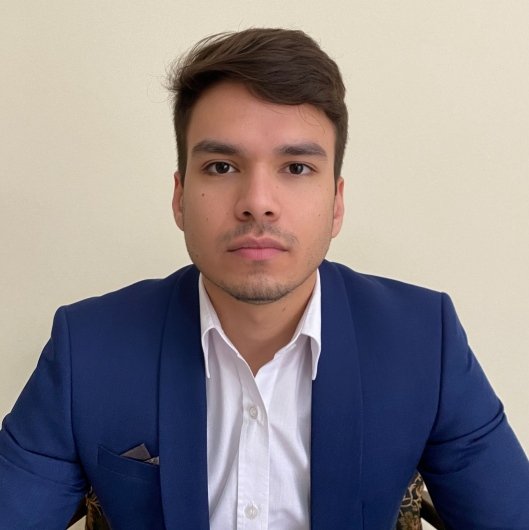 Dr. Vinícius Freitas