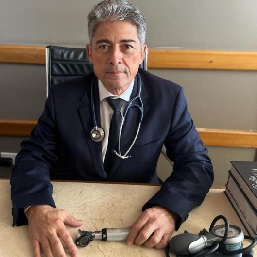 Dr. Abel Alexandre Hannum