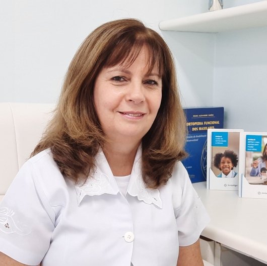 Dra. Vânia Moreira Torres
