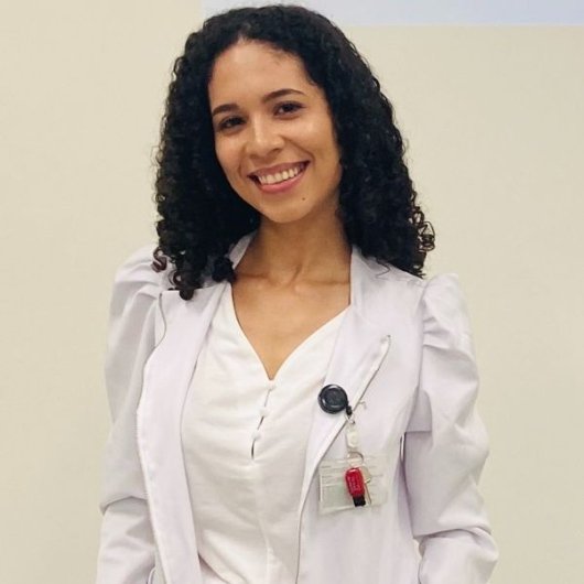 Dra. Amanda Cavalcanti