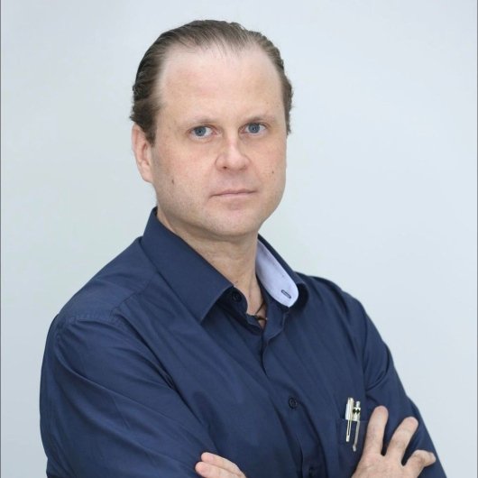 Dr. Érico Pampado Di Santis