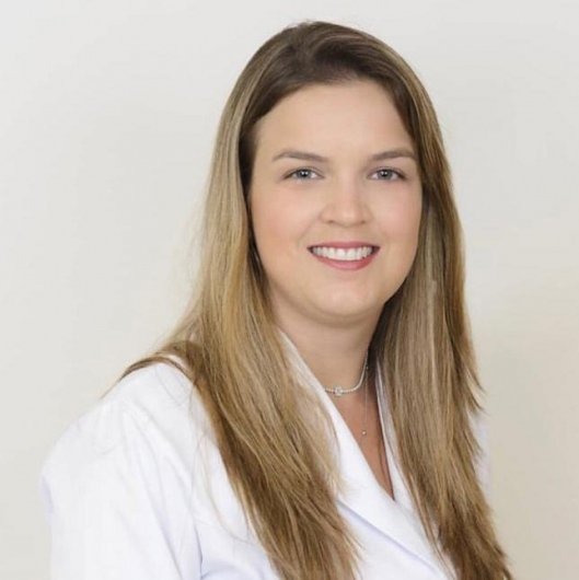Dra. Bruna Pivatto