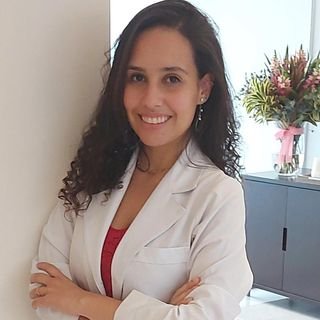 Dra. Aline Lodi