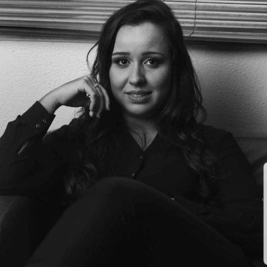 Dra. Lorrayna Peixoto