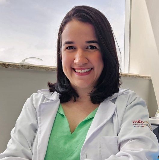 Dra. Amanda Monteiro Lobato