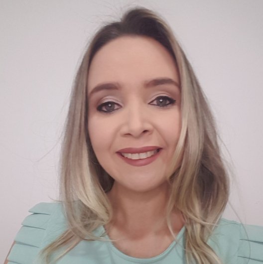 Cláudia Molina