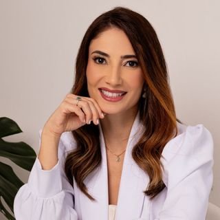 Dra. Amanda Romie