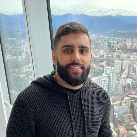 Dr. Lucas Moreira