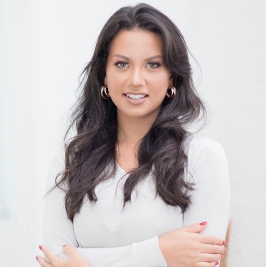 Dra. Mayara Folha