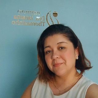 Dra. Janaína Thomazinho