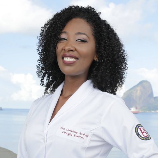 Dra. Cristiany Andrade