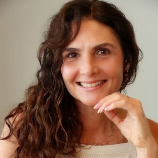 Dra. Kátia Godoi