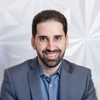 Dr. Eduardo César Da Silva
