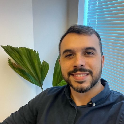 Prof. Carlos Manta