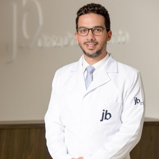 Dr. Emmanuel Marins
