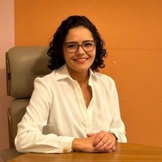 Dra. Natália Arruda Aliani .