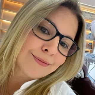 Dra. Renata Nunes De Camargo Oliveira