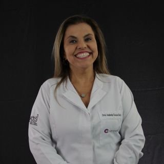 Dra. Isabela Sousa Garcia