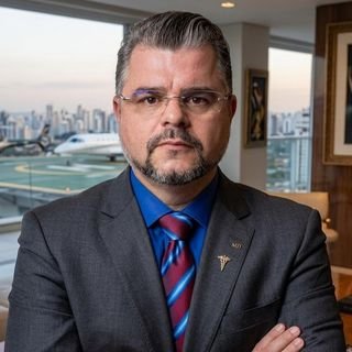 Dr. Stefany Cardoso Faria