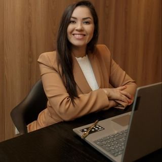Dra. Amanda Ribas