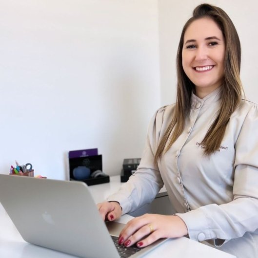Dra. Gabriele Menezes