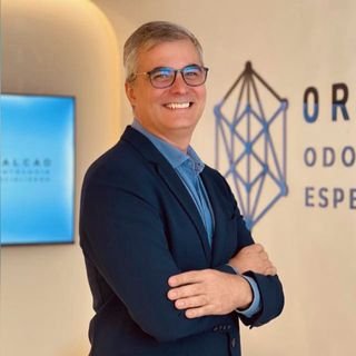 Dr. Eduardo Melo