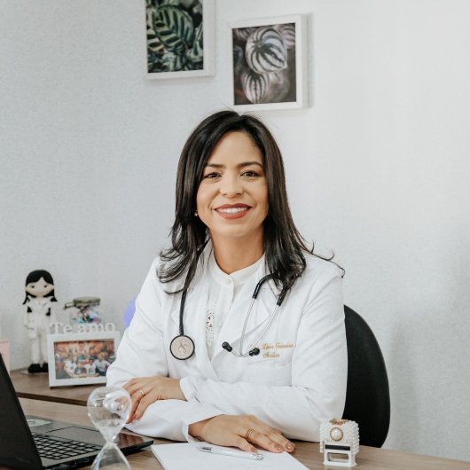 Dra. Lívia Teixeira Da Silva