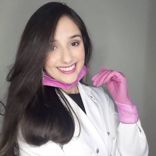 Dra. Caroline Sousa