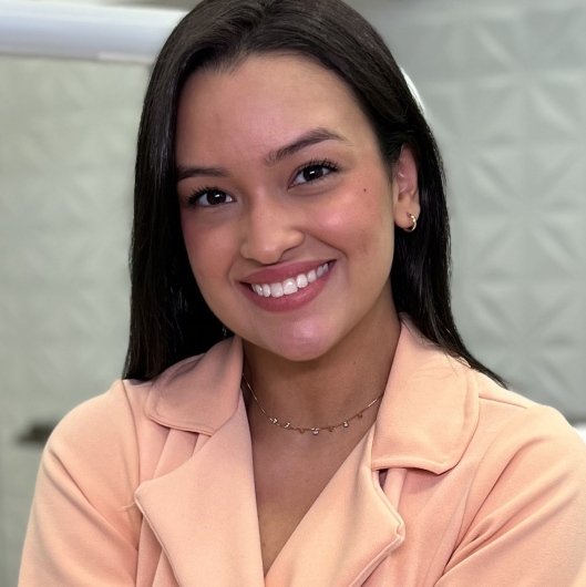 Dra. Brenna Alves