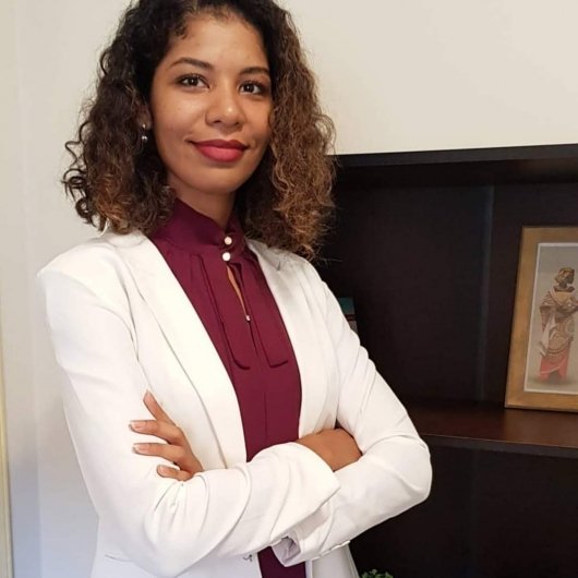 Glória Stefania Alves Siqueira