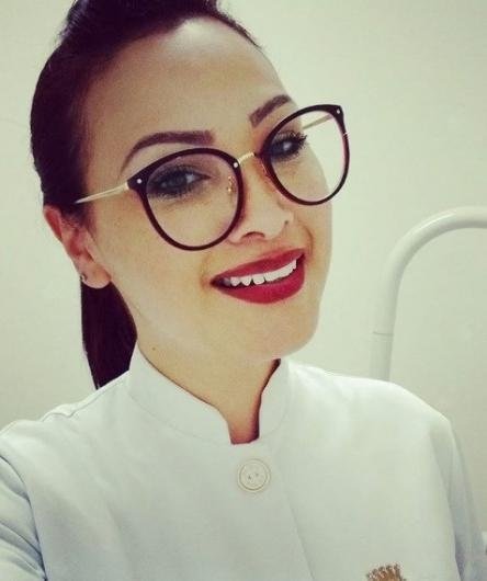 Dra. Amanda Nishimura Abreu