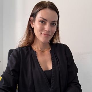 Dra. Izabela Melo