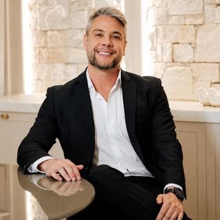Dr. Leonardo Casadini