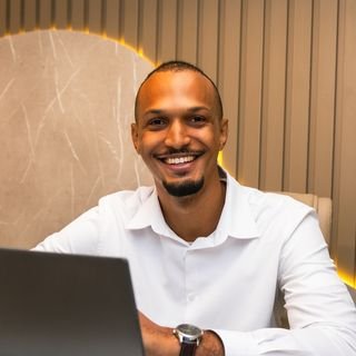 Dr. Thiago Santos