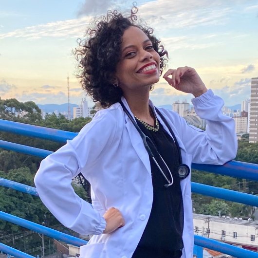 Dra. Bruna Macedo de Jesus
