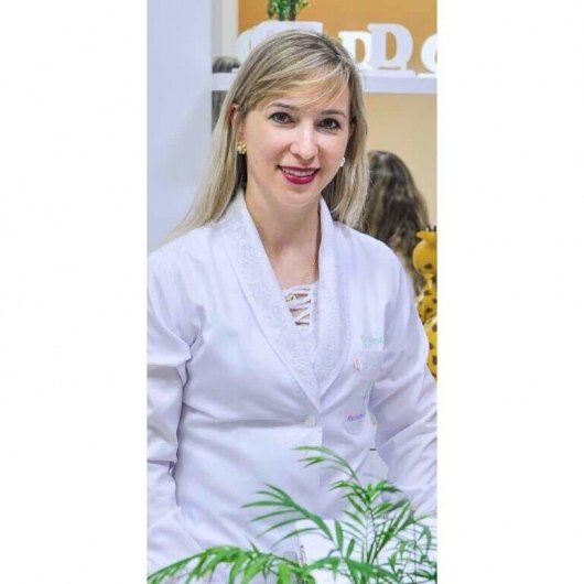 Dra. Ana Carolina Rebellato Bertolino