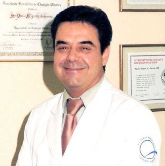 Dr. Paulo Miguel Celi Garcia