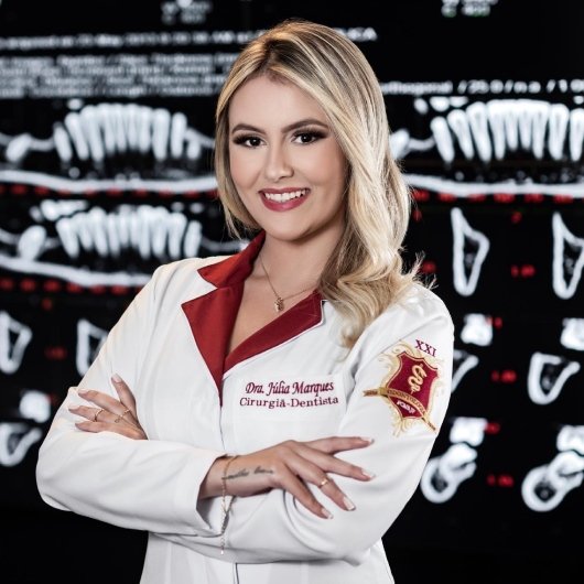 Dra. Júlia Marques