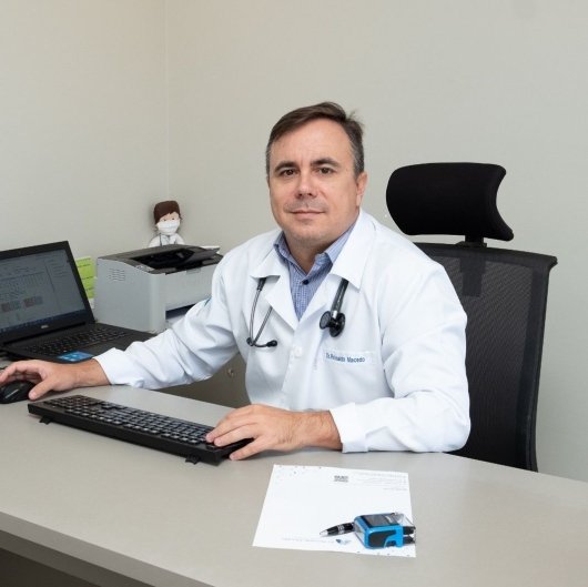 Dr. Ronaldo Macedo