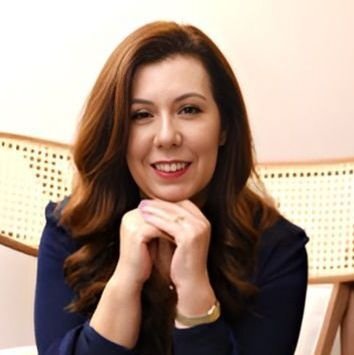 Dra. Débora Garcia