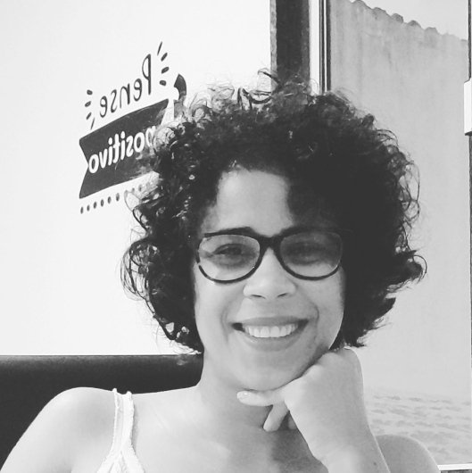 Prof. Kívia Fiaux