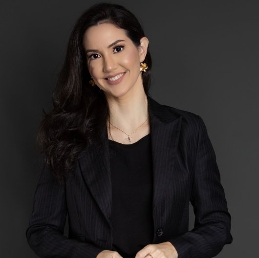 Dra. Camila Lins Vieira