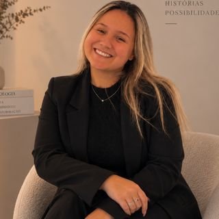 Dra. Isadora da Silva Pereira