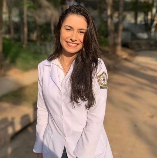 Dra. Kelly Gonçalves
