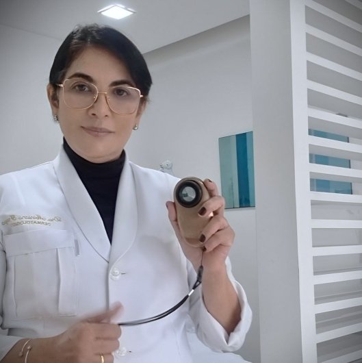 Dra. Mariana França da Cunha e Silva