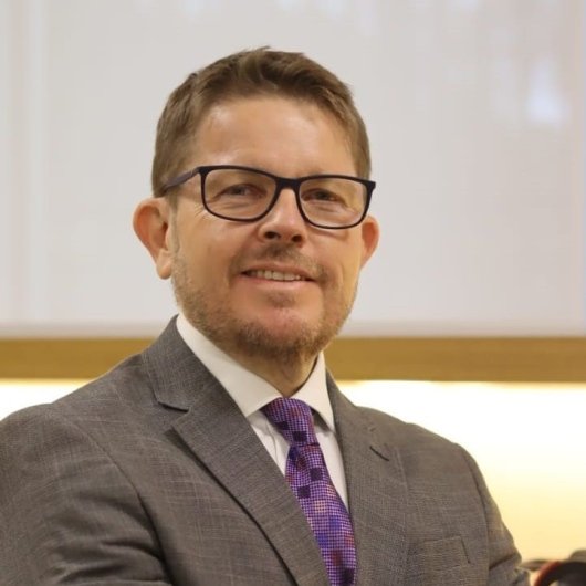 Dr. Julio Vasconcellos