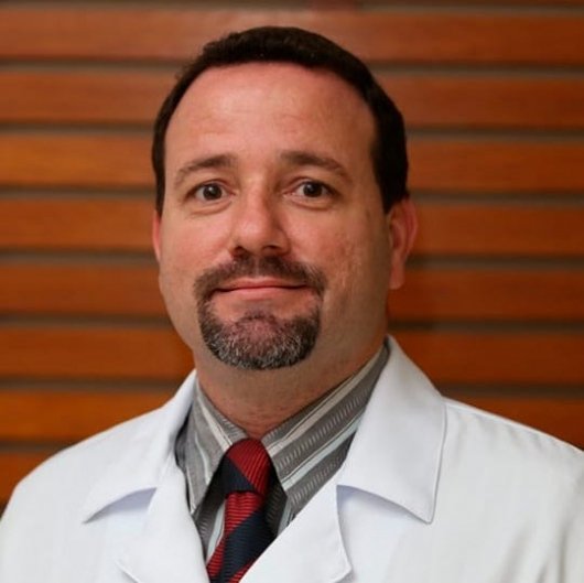 Dr. Leandro de Souza Lehfeld
