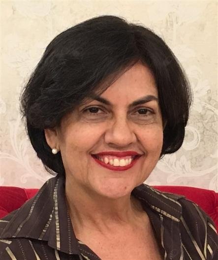 Dra. Izabel Cristina Rodrigues Alves